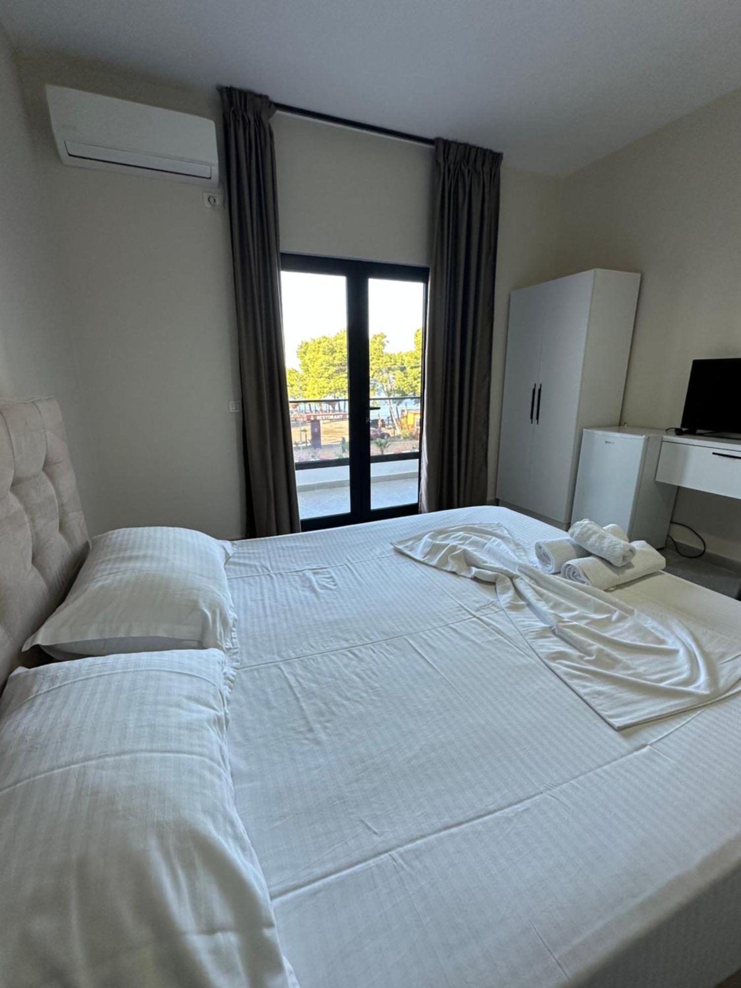 Molla Hotel Restorant Shengjin Ngoại thất bức ảnh