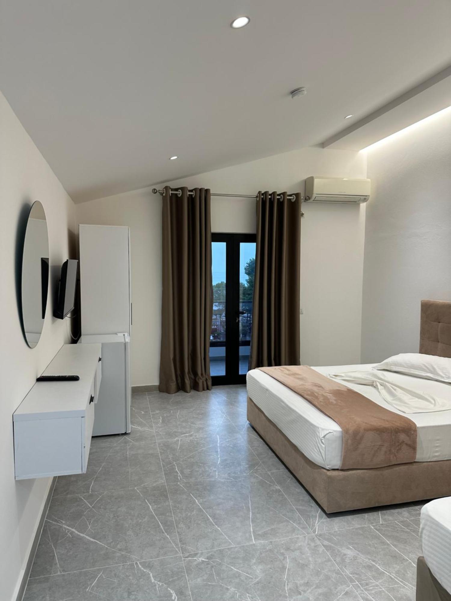Molla Hotel Restorant Shengjin Ngoại thất bức ảnh