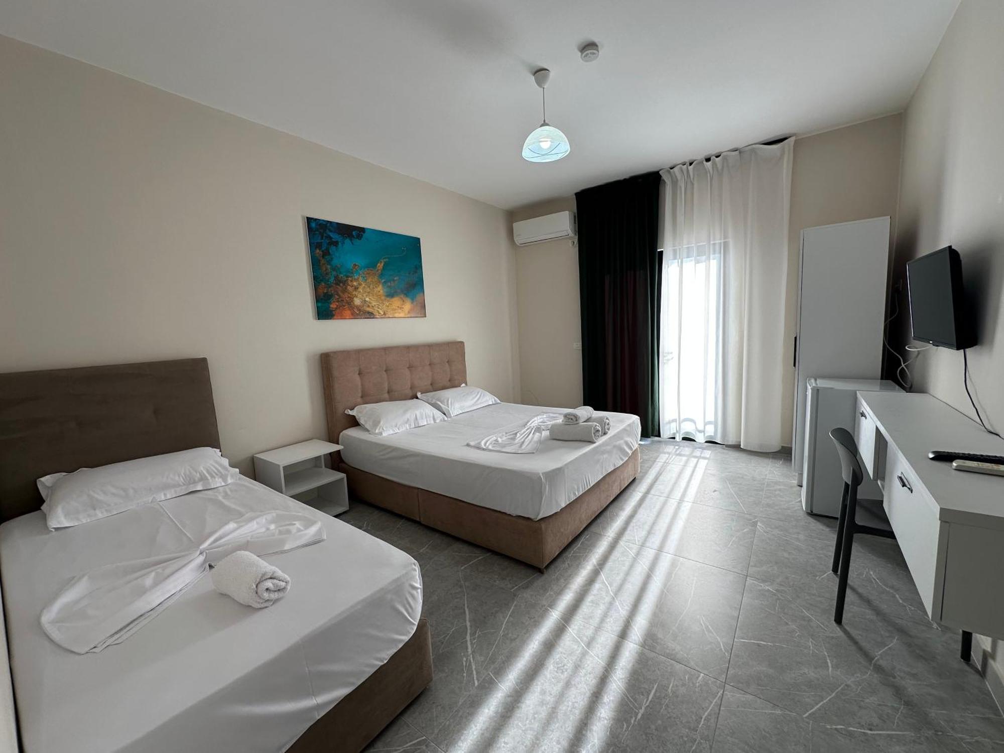 Molla Hotel Restorant Shengjin Ngoại thất bức ảnh