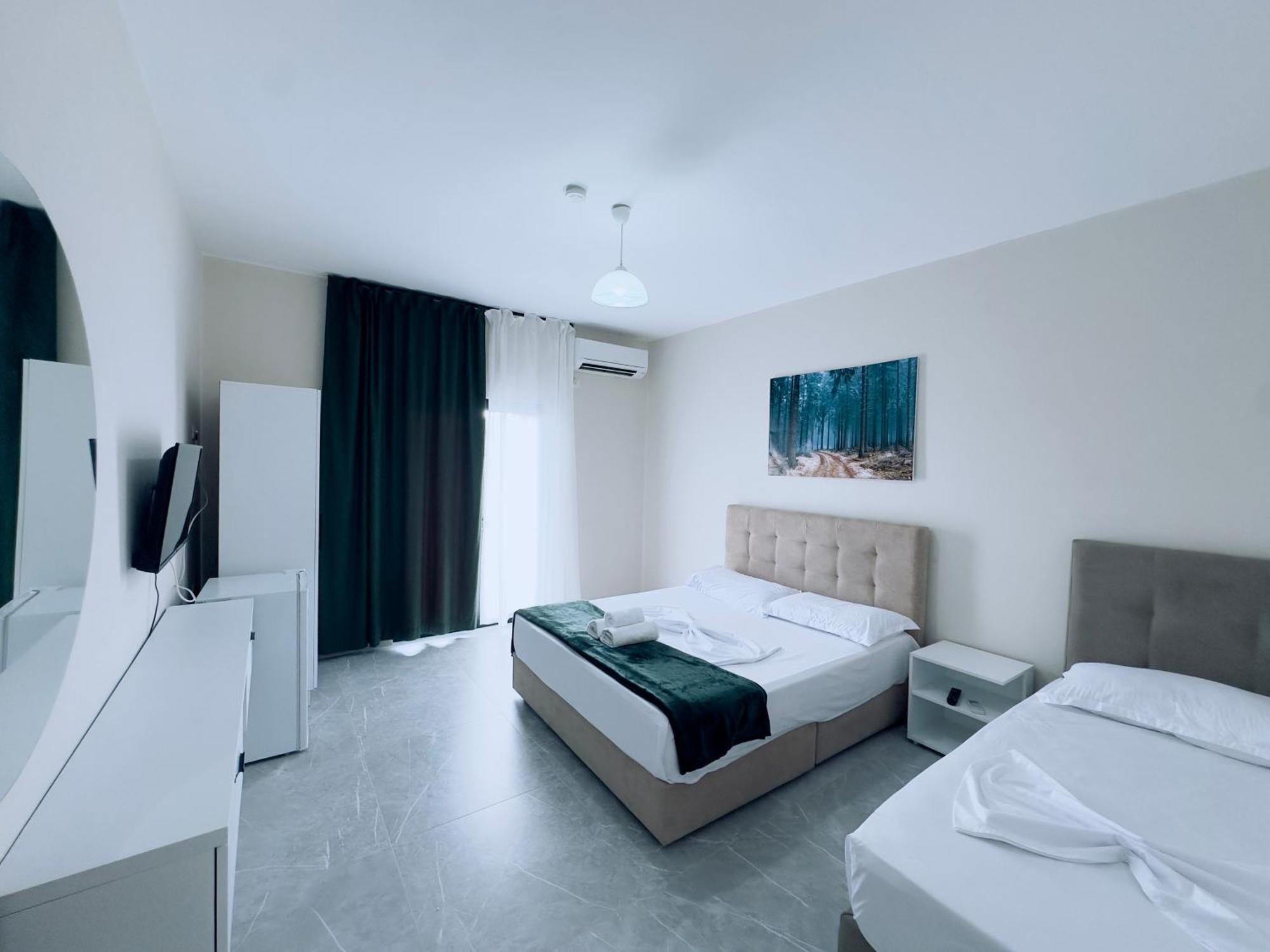 Molla Hotel Restorant Shengjin Ngoại thất bức ảnh