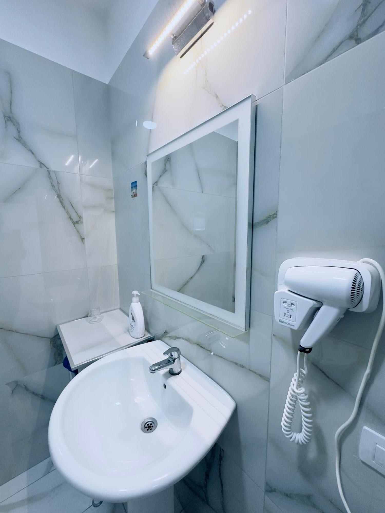 Molla Hotel Restorant Shengjin Ngoại thất bức ảnh